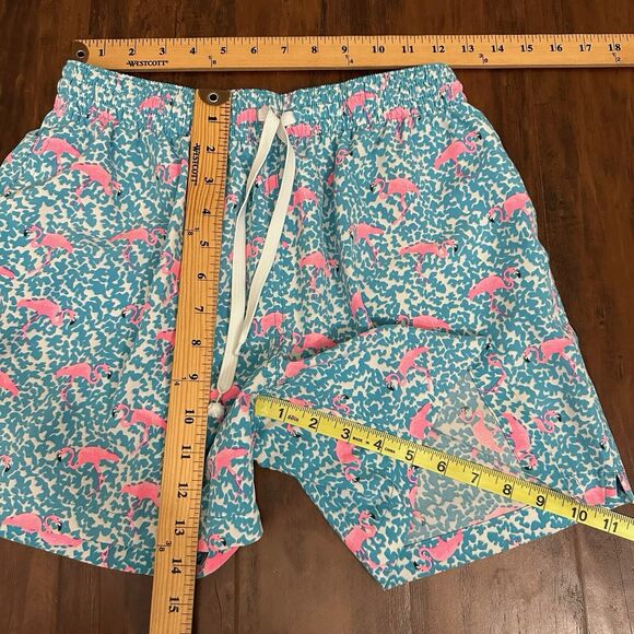 CHUBBIES The Domingos Are For Flamingos 5.5” Classic Swim Trunk Blue/Pink - Picture 10 of 10